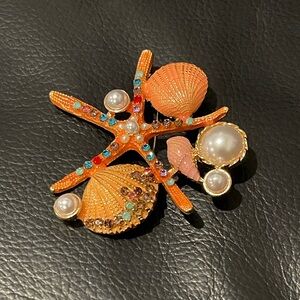 Monet Starfish & Shell Brooch-Pendant with Pearl and Multicolor Crystals